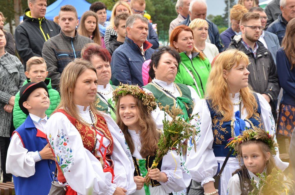 Stężyca. Po trudnych żniwach rolnicy z powiatu kartuskiego dziękowali za plony
