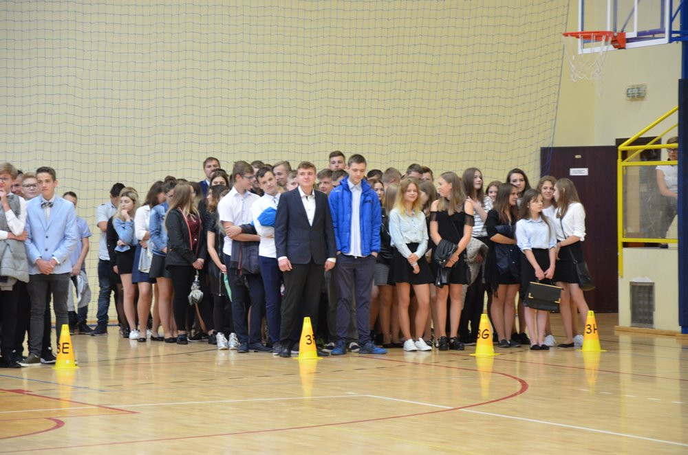 Nowy rok szkolny po reformie oświaty. W Sierakowicach stawiają na integrację uczniów