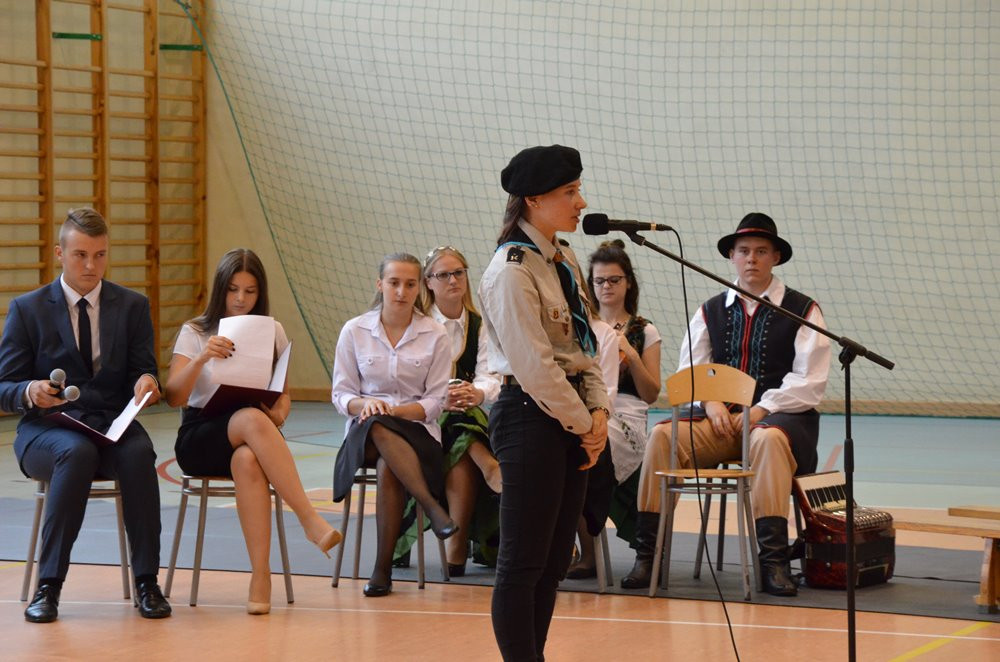 Nowy rok szkolny po reformie oświaty. W Sierakowicach stawiają na integrację uczniów