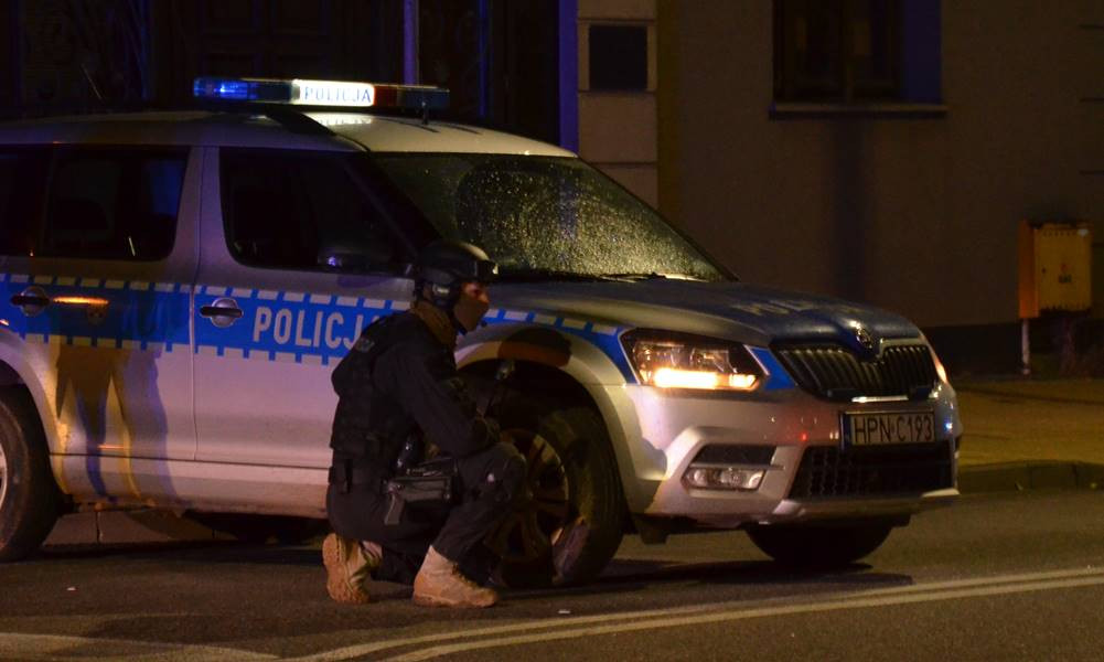 Kartuzy. Ćwiczenia antyterrorystów w budynku dawnej komendy policji