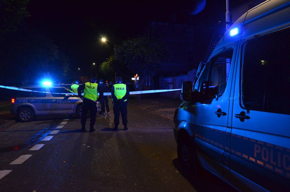 Kartuzy. Ćwiczenia antyterrorystów w budynku dawnej komendy policji