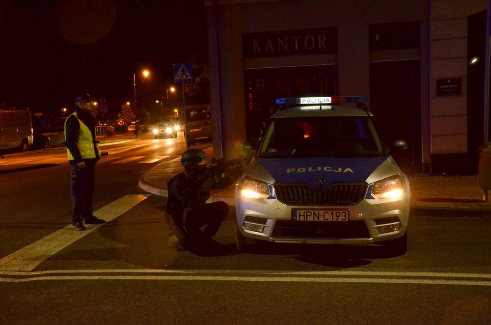 Kartuzy. Ćwiczenia antyterrorystów w budynku dawnej komendy policji