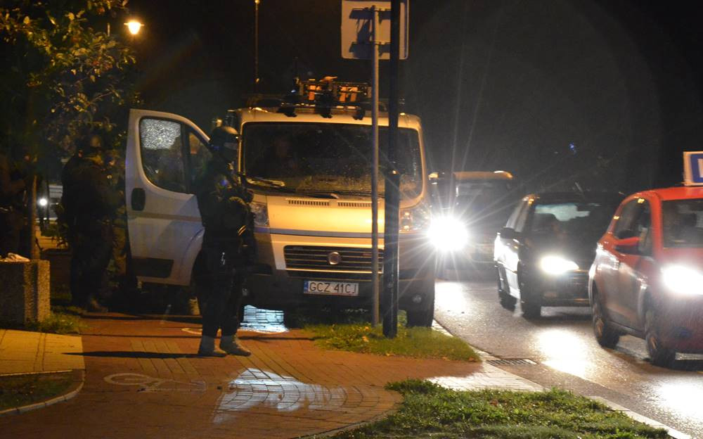 Kartuzy. Ćwiczenia antyterrorystów w budynku dawnej komendy policji