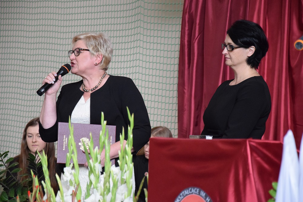Kartuzy. 90-lecie Klasztornej: zjazd absolwentów i upamiętnienie dyrektora Elasa