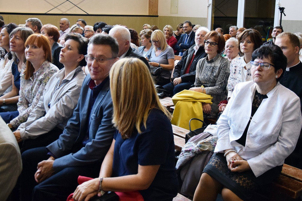 Kartuzy. 90-lecie Klasztornej: zjazd absolwentów i upamiętnienie dyrektora Elasa