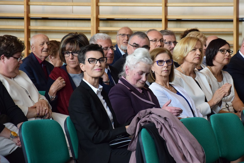 Kartuzy. 90-lecie Klasztornej: zjazd absolwentów i upamiętnienie dyrektora Elasa