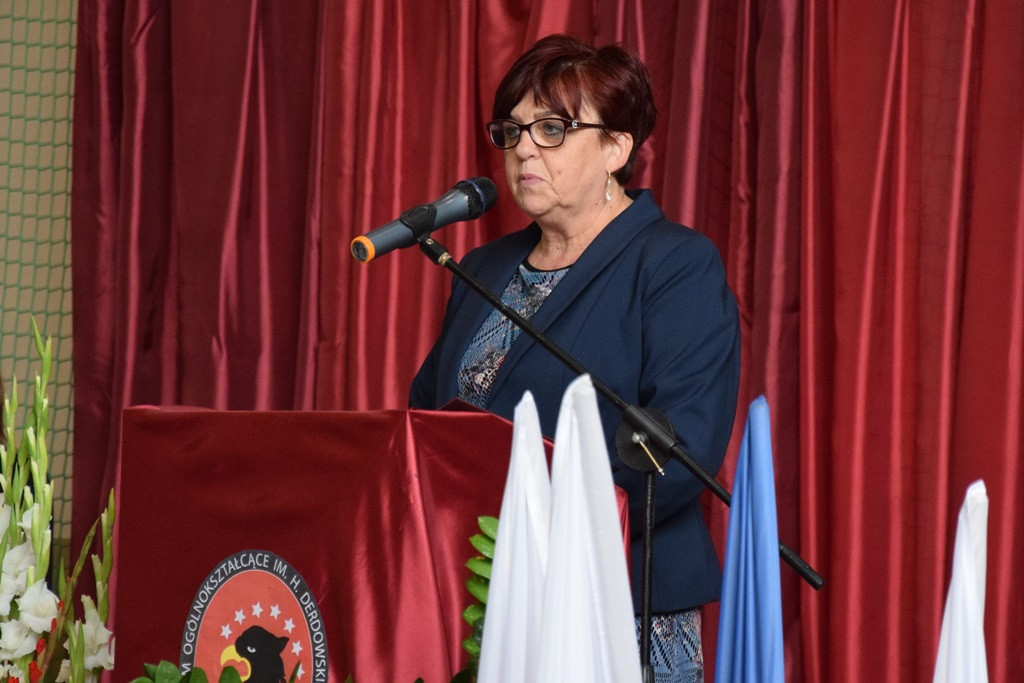 Kartuzy. 90-lecie Klasztornej: zjazd absolwentów i upamiętnienie dyrektora Elasa