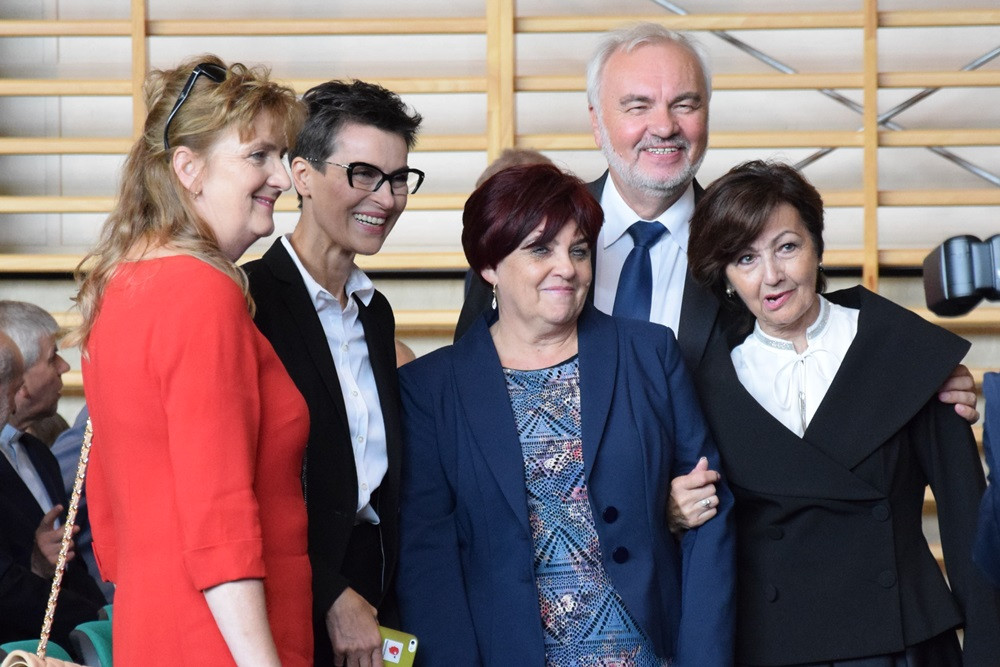 Kartuzy. 90-lecie Klasztornej: zjazd absolwentów i upamiętnienie dyrektora Elasa
