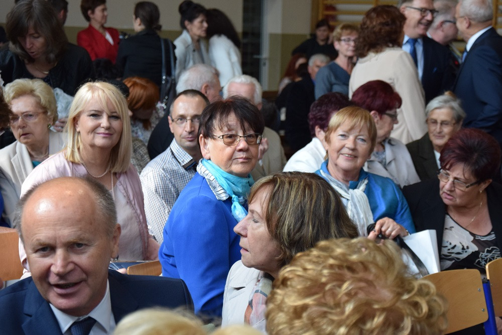 Kartuzy. 90-lecie Klasztornej: zjazd absolwentów i upamiętnienie dyrektora Elasa