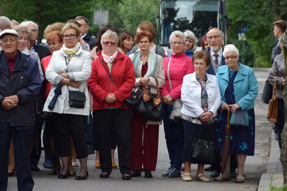 Kartuzy. 90-lecie Klasztornej: zjazd absolwentów i upamiętnienie dyrektora Elasa