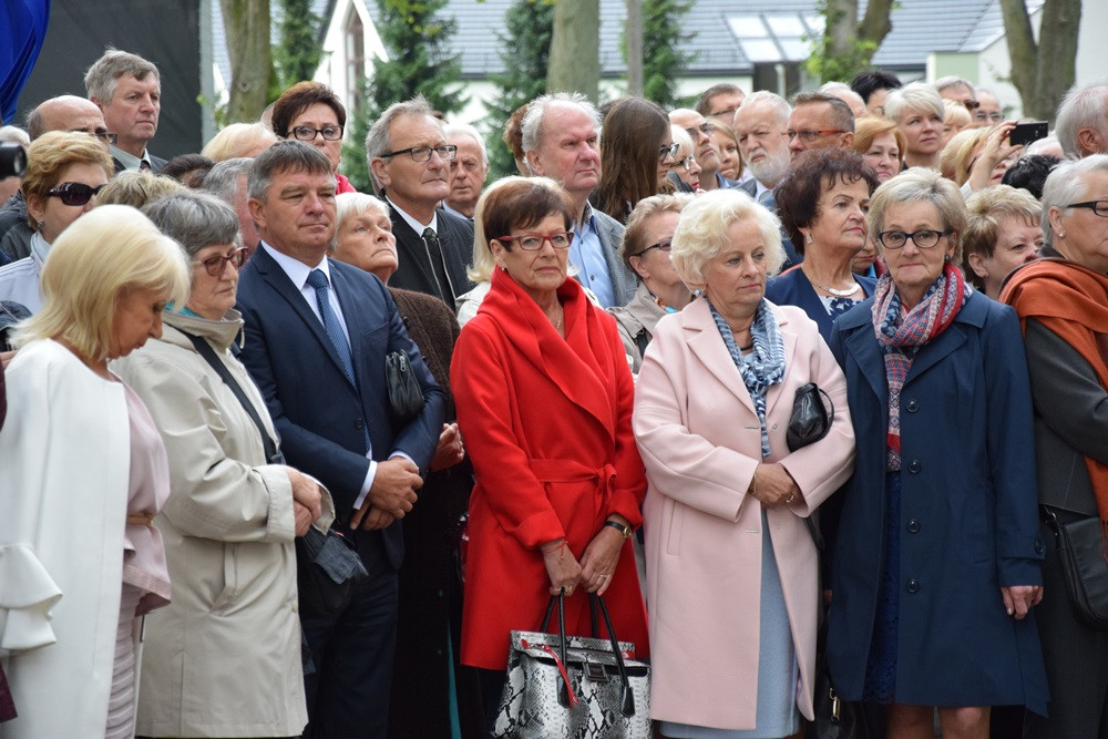 Kartuzy. 90-lecie Klasztornej: zjazd absolwentów i upamiętnienie dyrektora Elasa