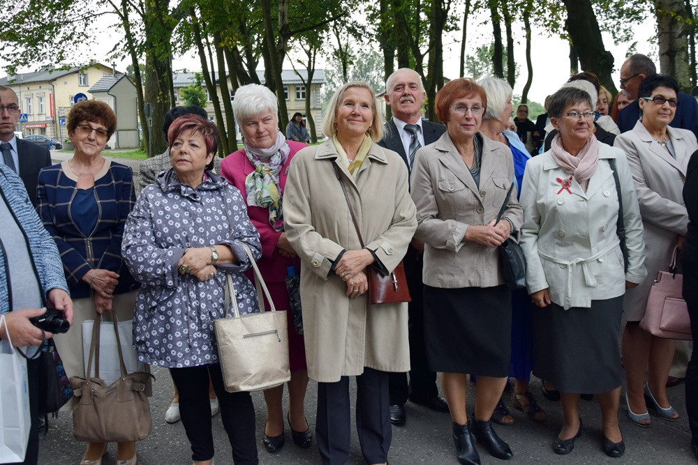 Kartuzy. 90-lecie Klasztornej: zjazd absolwentów i upamiętnienie dyrektora Elasa