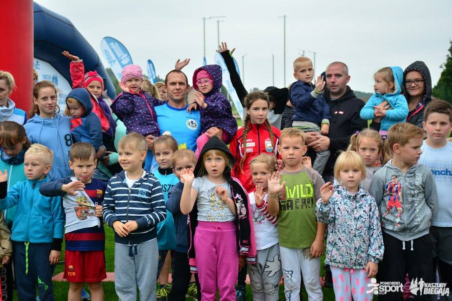 Somonino. Kilkuset uczestników Biegu Kamiennych Weselników