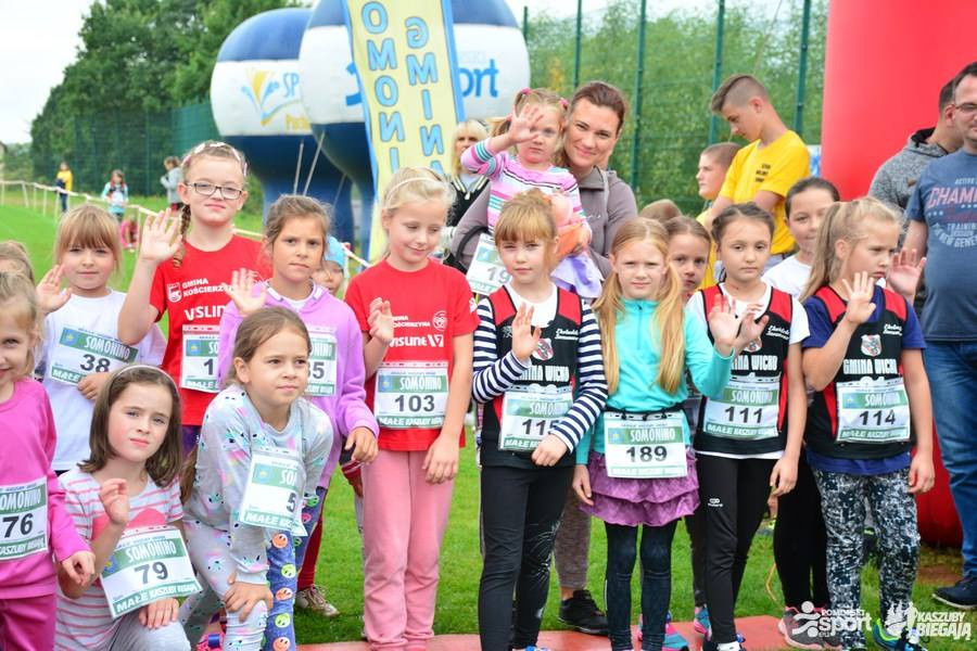 Somonino. Kilkuset uczestników Biegu Kamiennych Weselników