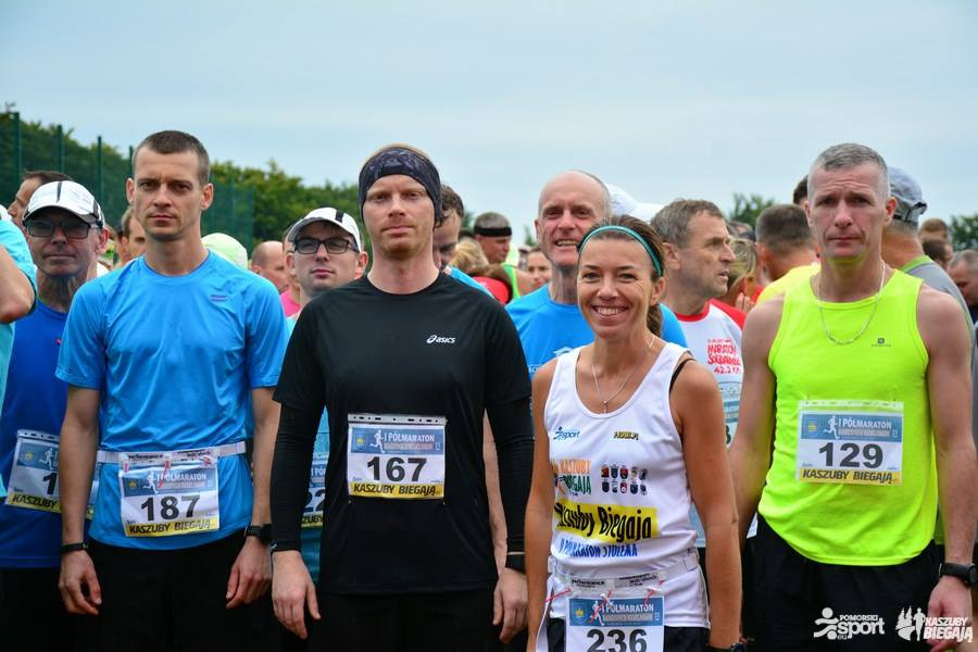 Somonino. Kilkuset uczestników Biegu Kamiennych Weselników