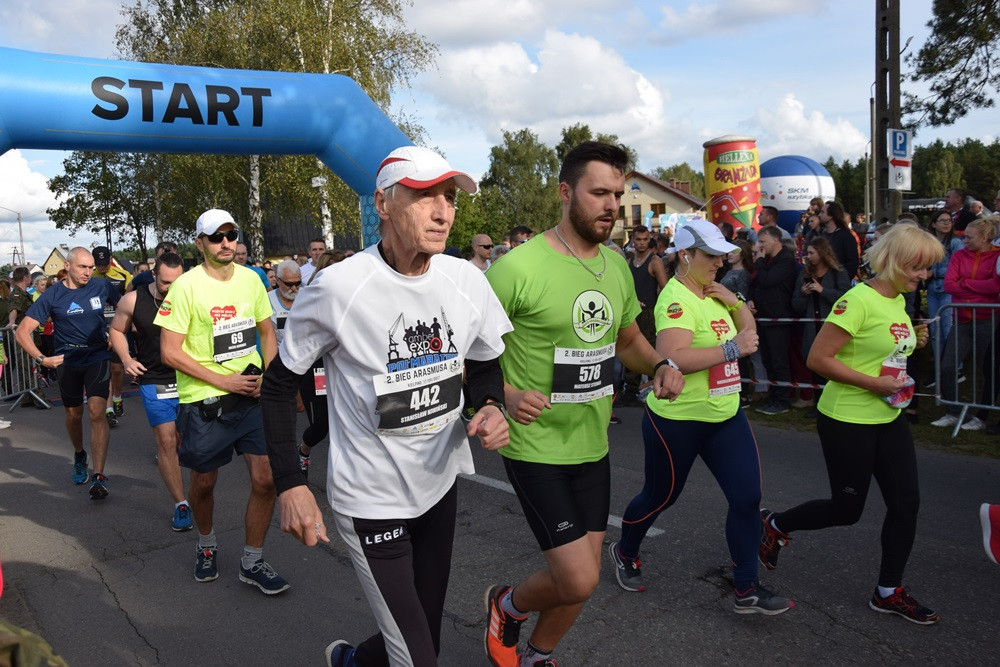Kiełpino. Bieg Arasmusa: doskonała rodzinna zabawa i zacięta rywalizacja najlepszych biegaczy