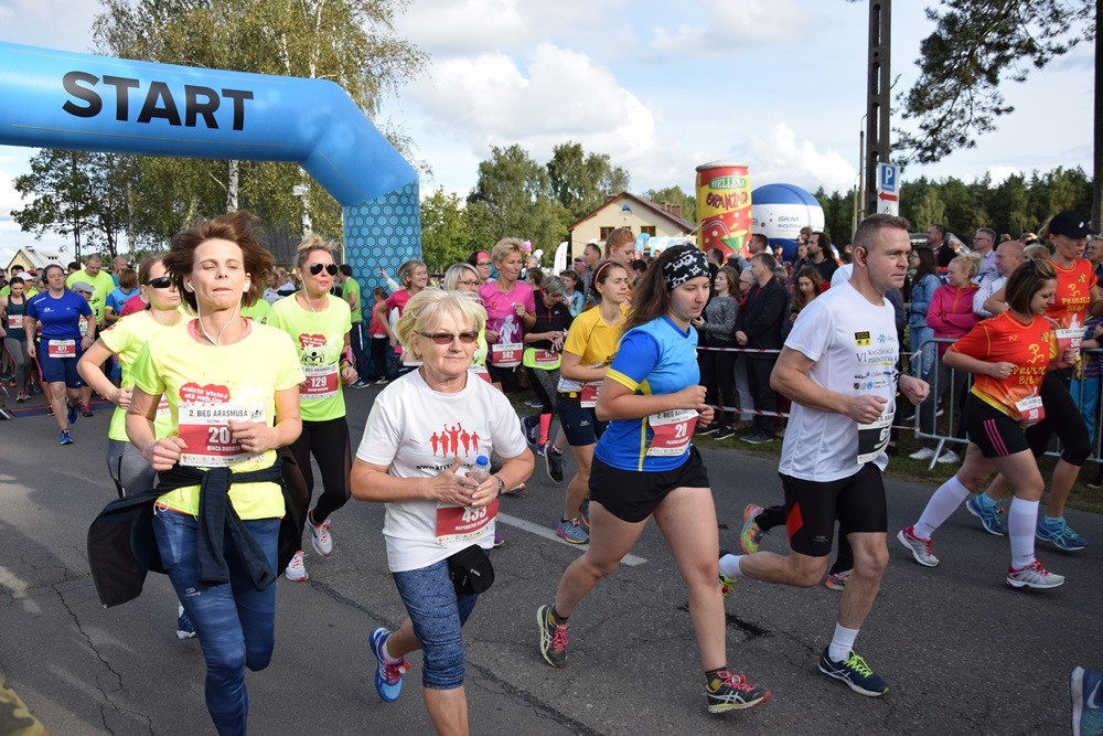 Kiełpino. Bieg Arasmusa: doskonała rodzinna zabawa i zacięta rywalizacja najlepszych biegaczy