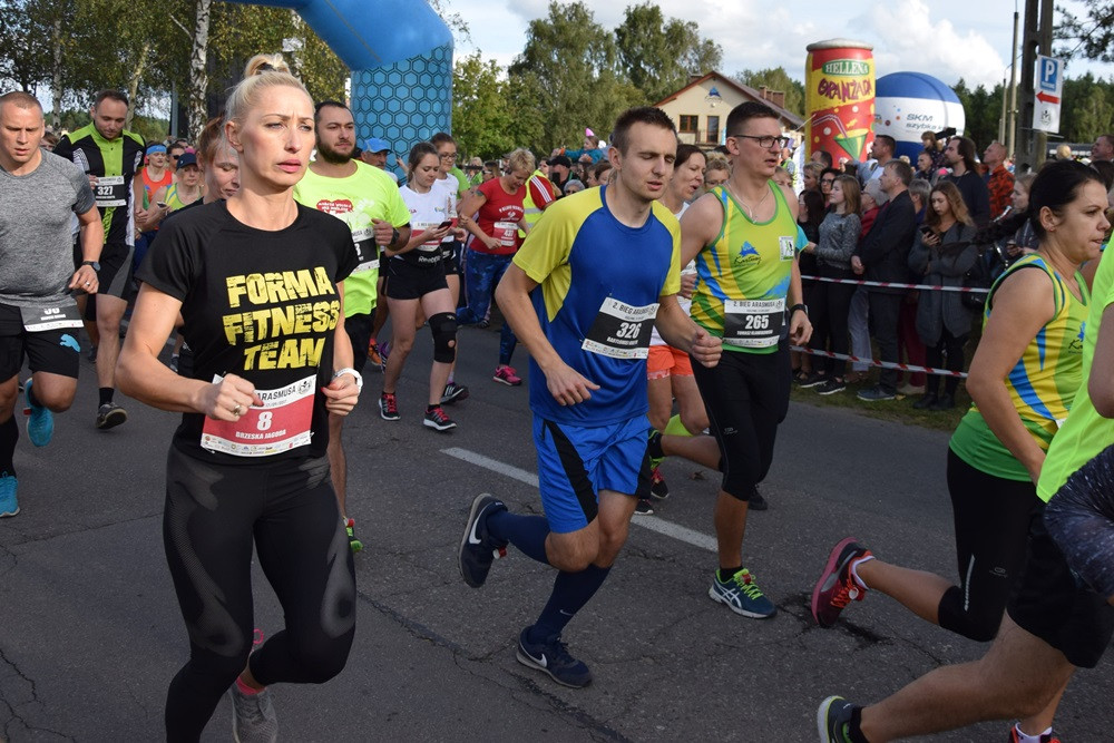 Kiełpino. Bieg Arasmusa: doskonała rodzinna zabawa i zacięta rywalizacja najlepszych biegaczy