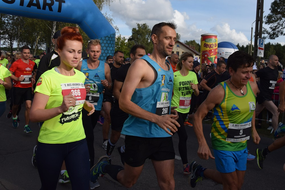 Kiełpino. Bieg Arasmusa: doskonała rodzinna zabawa i zacięta rywalizacja najlepszych biegaczy