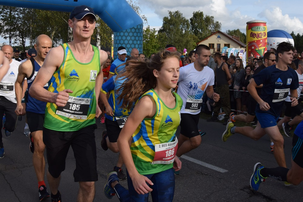 Kiełpino. Bieg Arasmusa: doskonała rodzinna zabawa i zacięta rywalizacja najlepszych biegaczy