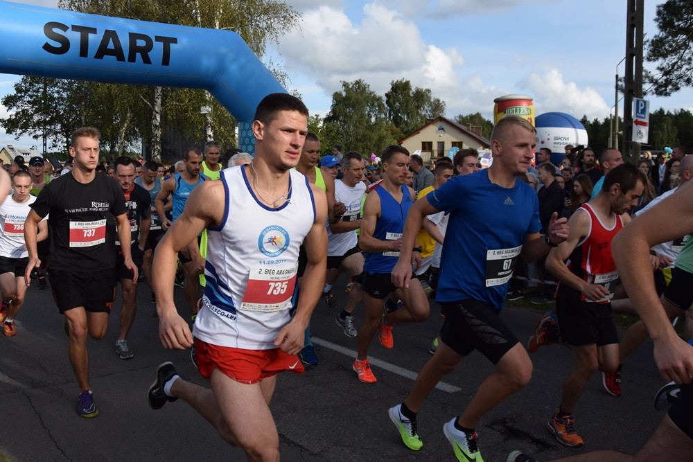 Kiełpino. Bieg Arasmusa: doskonała rodzinna zabawa i zacięta rywalizacja najlepszych biegaczy