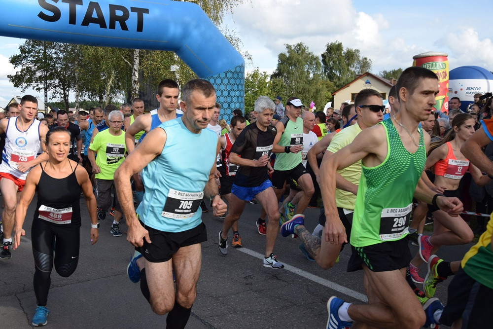 Kiełpino. Bieg Arasmusa: doskonała rodzinna zabawa i zacięta rywalizacja najlepszych biegaczy