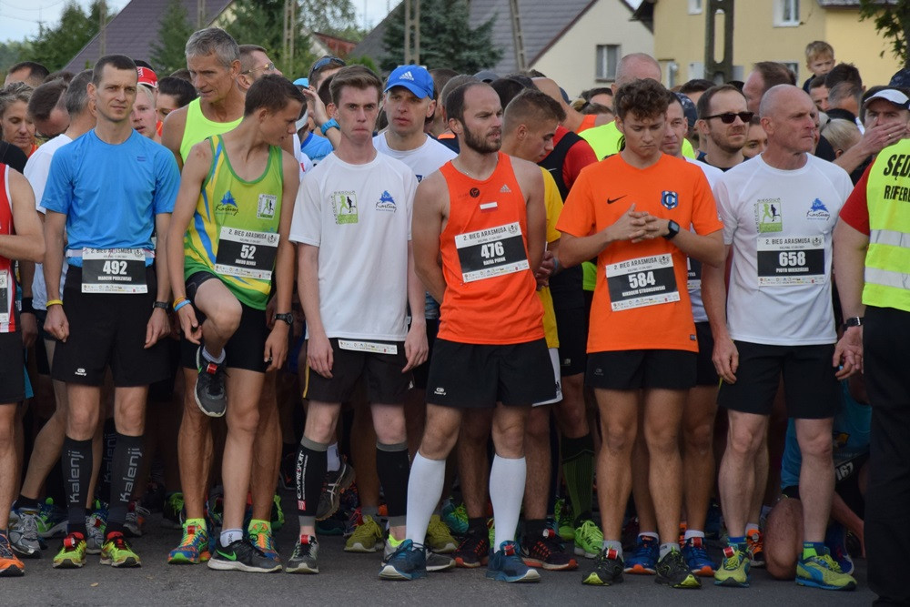 Kiełpino. Bieg Arasmusa: doskonała rodzinna zabawa i zacięta rywalizacja najlepszych biegaczy