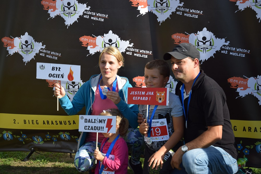 Kiełpino. Bieg Arasmusa: doskonała rodzinna zabawa i zacięta rywalizacja najlepszych biegaczy