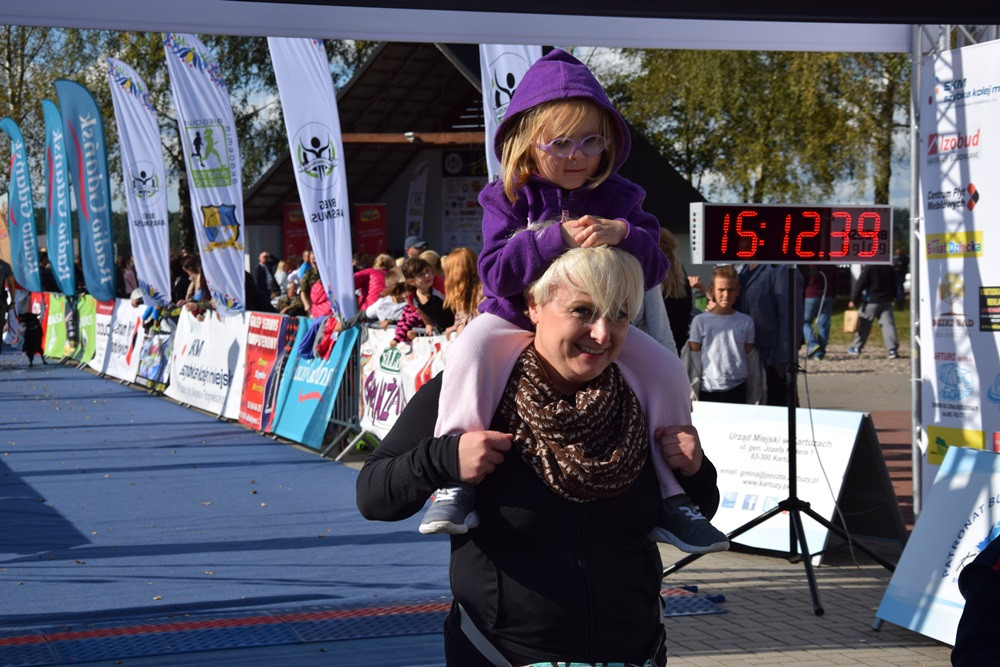 Kiełpino. Bieg Arasmusa: doskonała rodzinna zabawa i zacięta rywalizacja najlepszych biegaczy