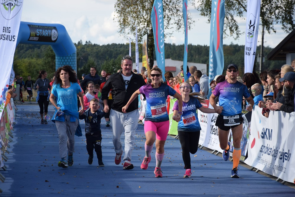 Kiełpino. Bieg Arasmusa: doskonała rodzinna zabawa i zacięta rywalizacja najlepszych biegaczy