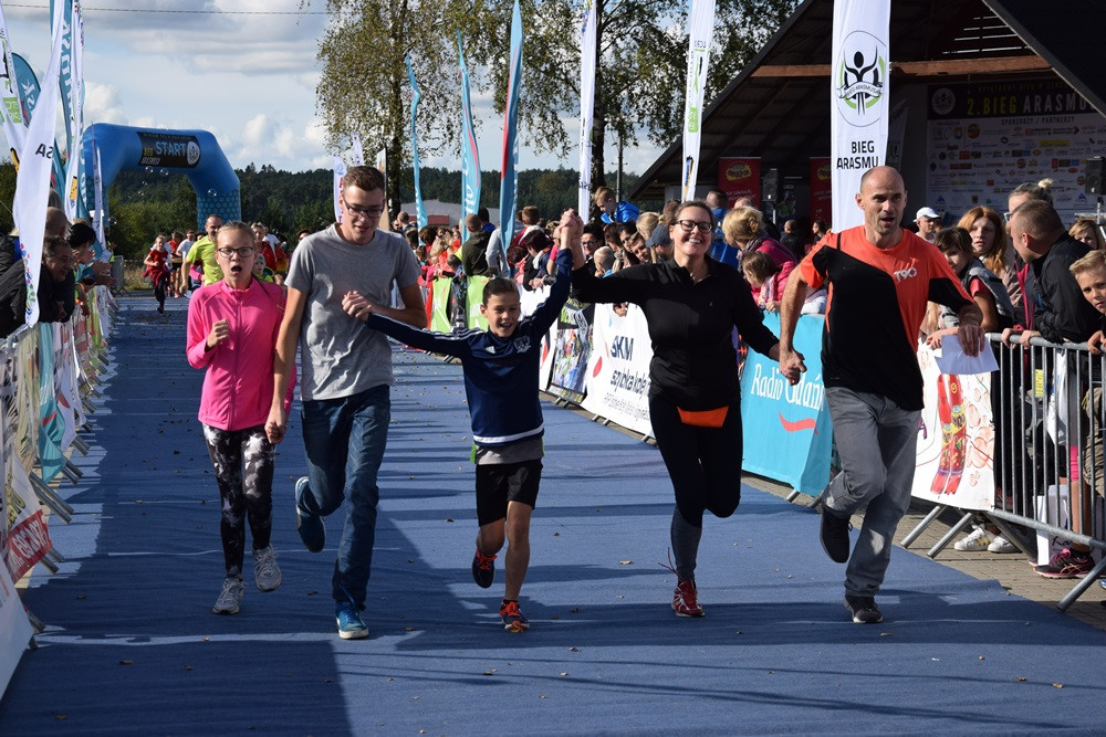 Kiełpino. Bieg Arasmusa: doskonała rodzinna zabawa i zacięta rywalizacja najlepszych biegaczy
