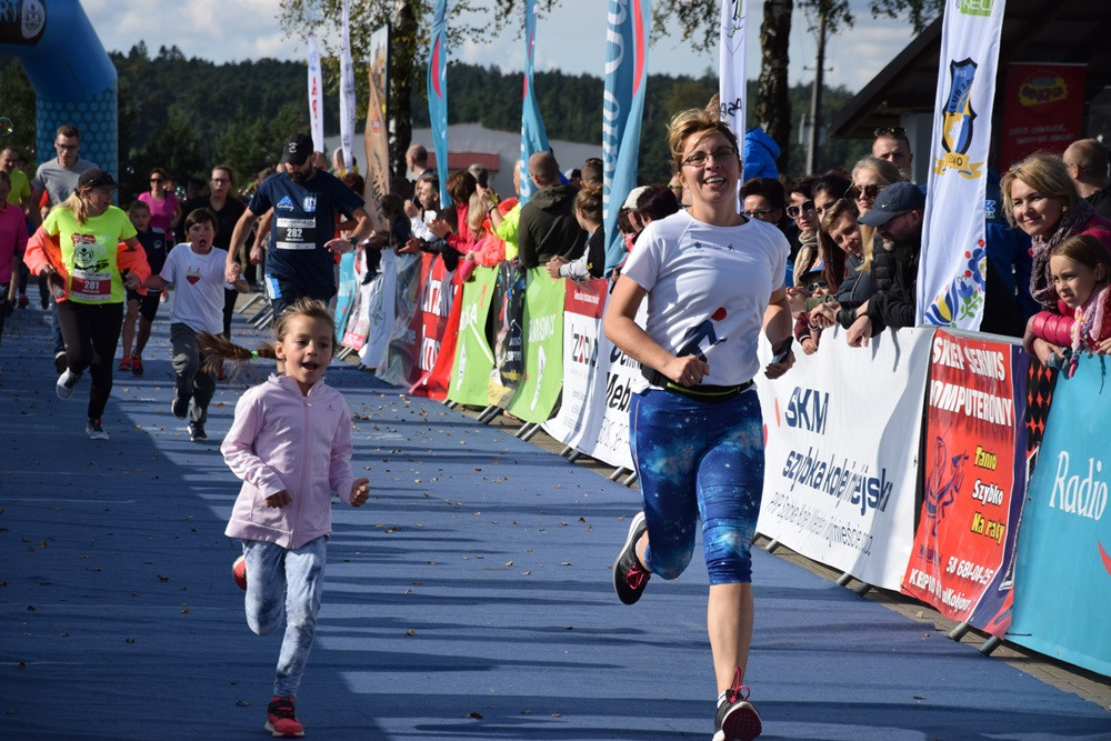Kiełpino. Bieg Arasmusa: doskonała rodzinna zabawa i zacięta rywalizacja najlepszych biegaczy