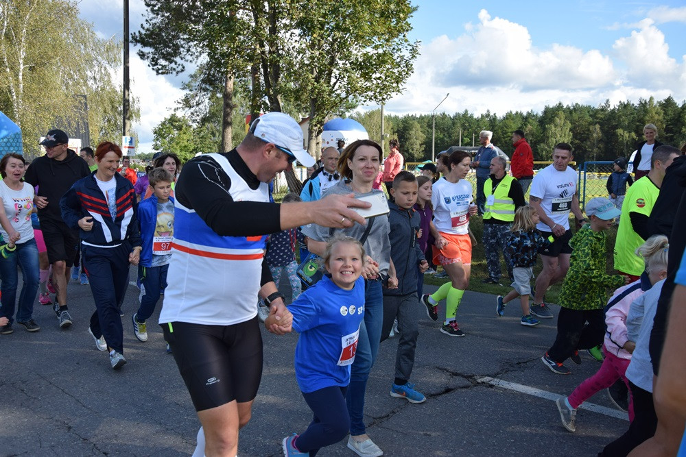 Kiełpino. Bieg Arasmusa: doskonała rodzinna zabawa i zacięta rywalizacja najlepszych biegaczy