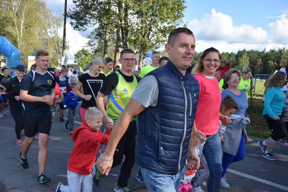 Kiełpino. Bieg Arasmusa: doskonała rodzinna zabawa i zacięta rywalizacja najlepszych biegaczy