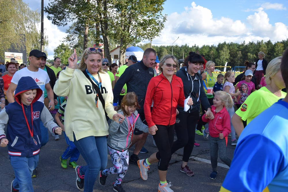 Kiełpino. Bieg Arasmusa: doskonała rodzinna zabawa i zacięta rywalizacja najlepszych biegaczy