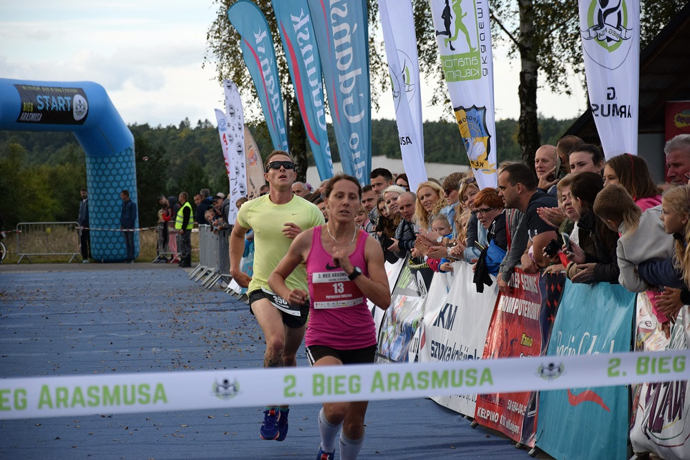 Kiełpino. Bieg Arasmusa: doskonała rodzinna zabawa i zacięta rywalizacja najlepszych biegaczy