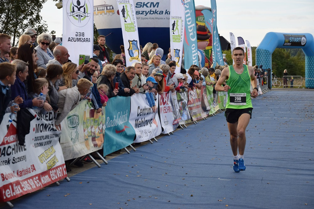 Kiełpino. Bieg Arasmusa: doskonała rodzinna zabawa i zacięta rywalizacja najlepszych biegaczy