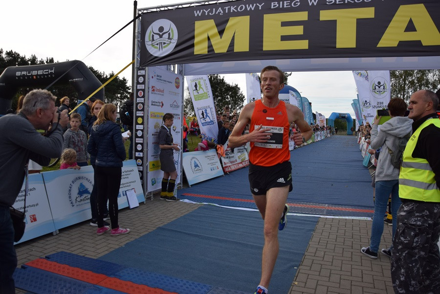 Kiełpino. Bieg Arasmusa: doskonała rodzinna zabawa i zacięta rywalizacja najlepszych biegaczy