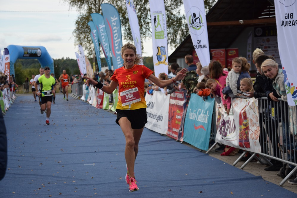 Kiełpino. Bieg Arasmusa: doskonała rodzinna zabawa i zacięta rywalizacja najlepszych biegaczy