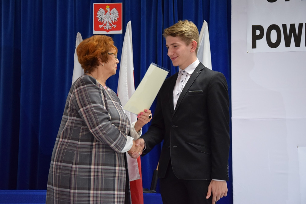 Powiat. 72 uczniów nagrodzonych stypendiami. Każdy otrzyma 800 zł