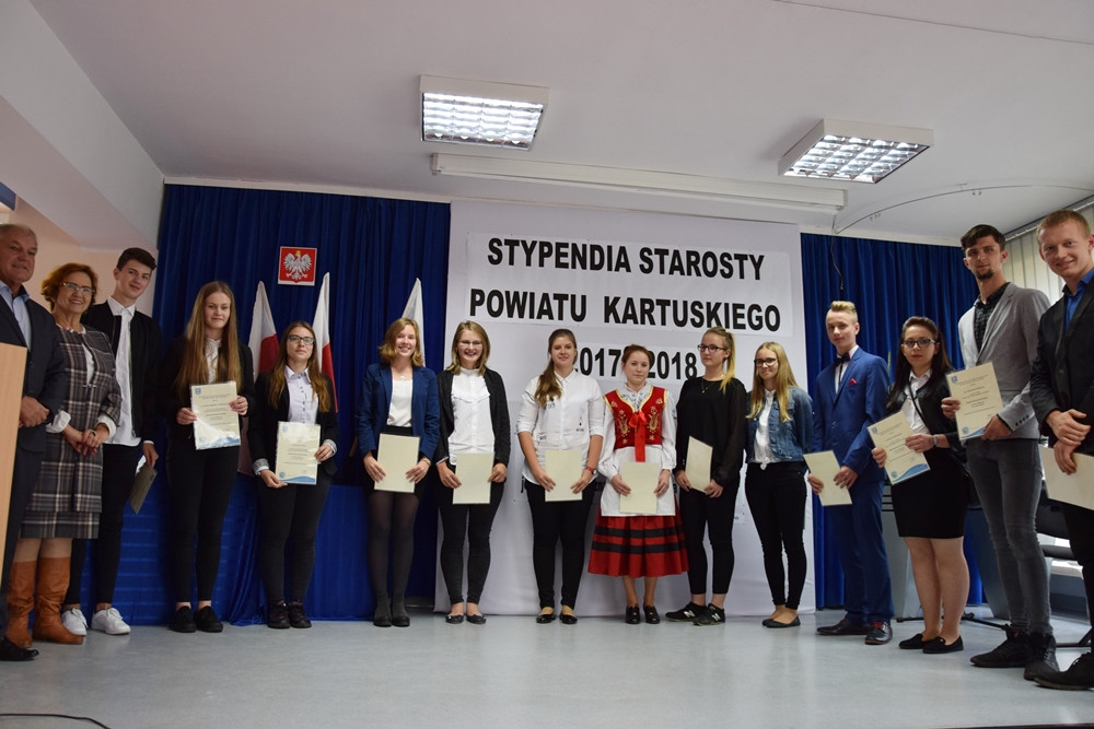 Powiat. 72 uczniów nagrodzonych stypendiami. Każdy otrzyma 800 zł