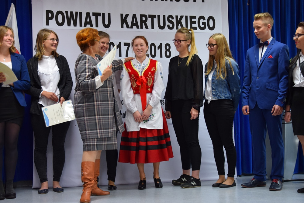 Powiat. 72 uczniów nagrodzonych stypendiami. Każdy otrzyma 800 zł