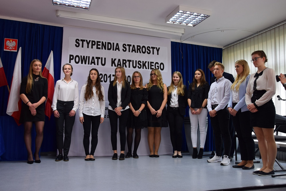 Powiat. 72 uczniów nagrodzonych stypendiami. Każdy otrzyma 800 zł