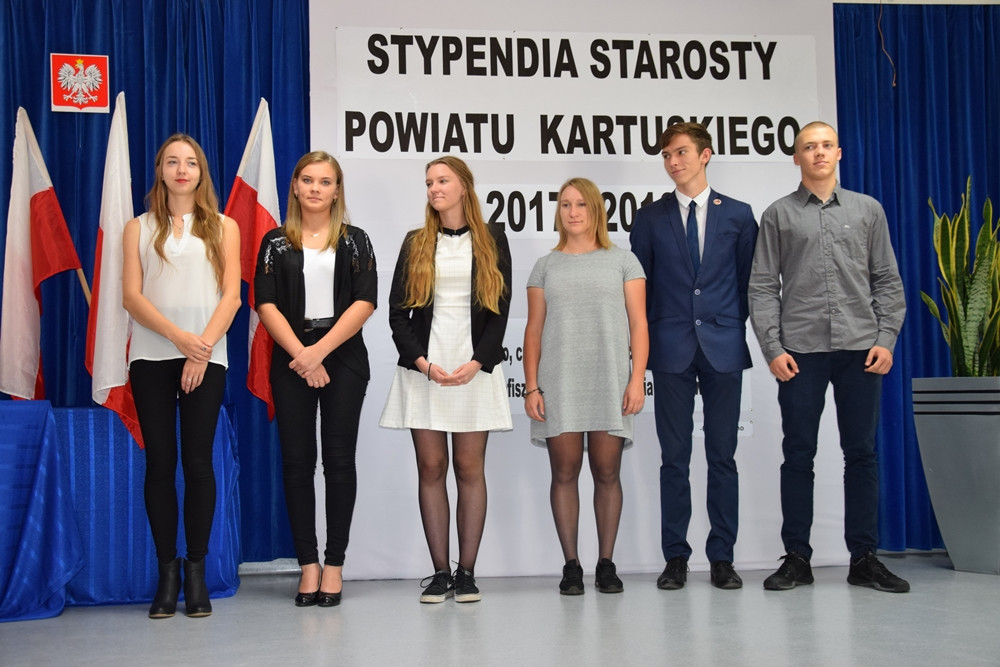 Powiat. 72 uczniów nagrodzonych stypendiami. Każdy otrzyma 800 zł