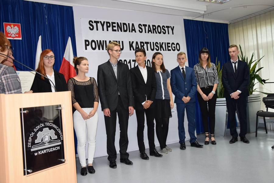 Powiat. 72 uczniów nagrodzonych stypendiami. Każdy otrzyma 800 zł