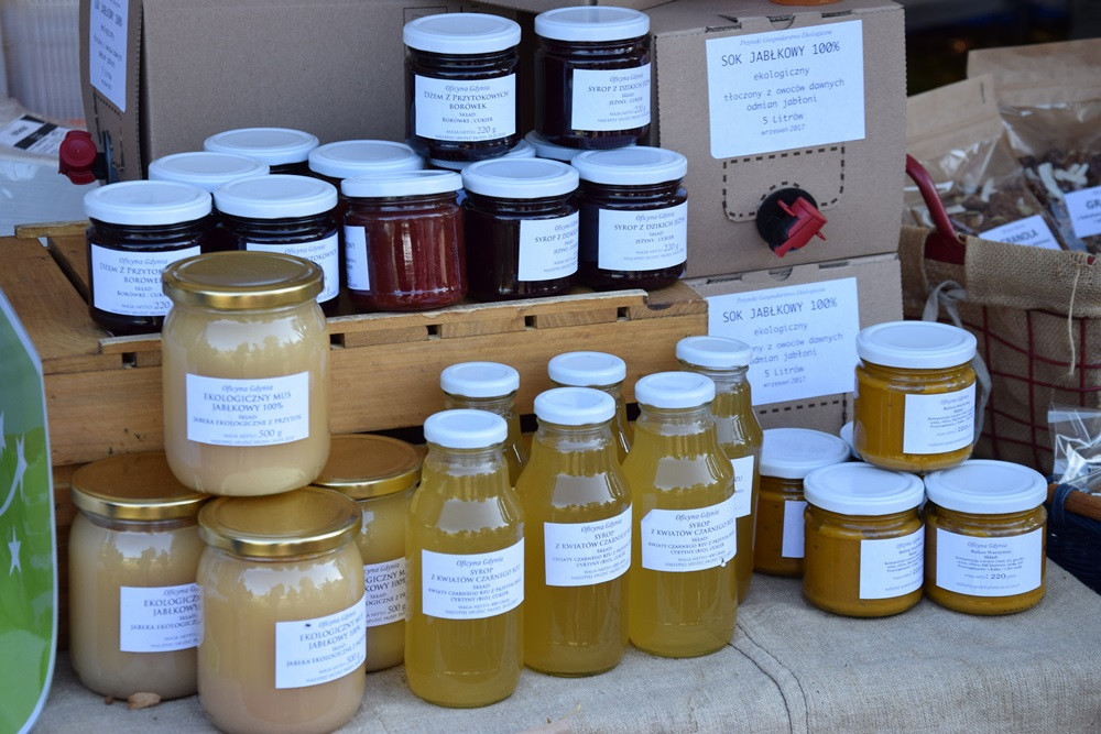 Kartuzy. Park Solidarności zamienił się w kolorowy targ z ekologicznymi produktami