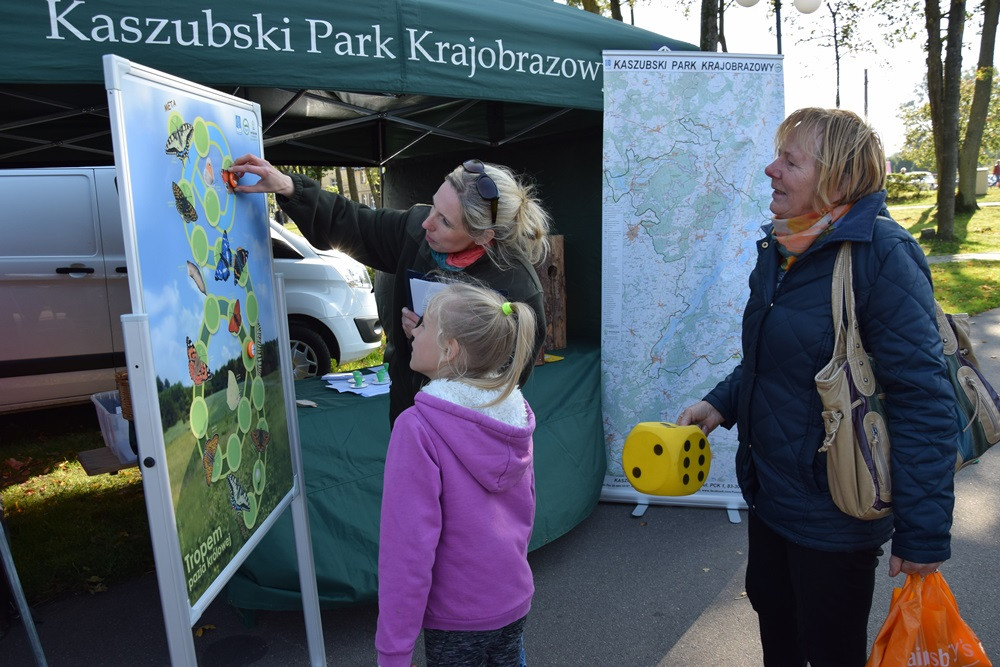 Kartuzy. Park Solidarności zamienił się w kolorowy targ z ekologicznymi produktami