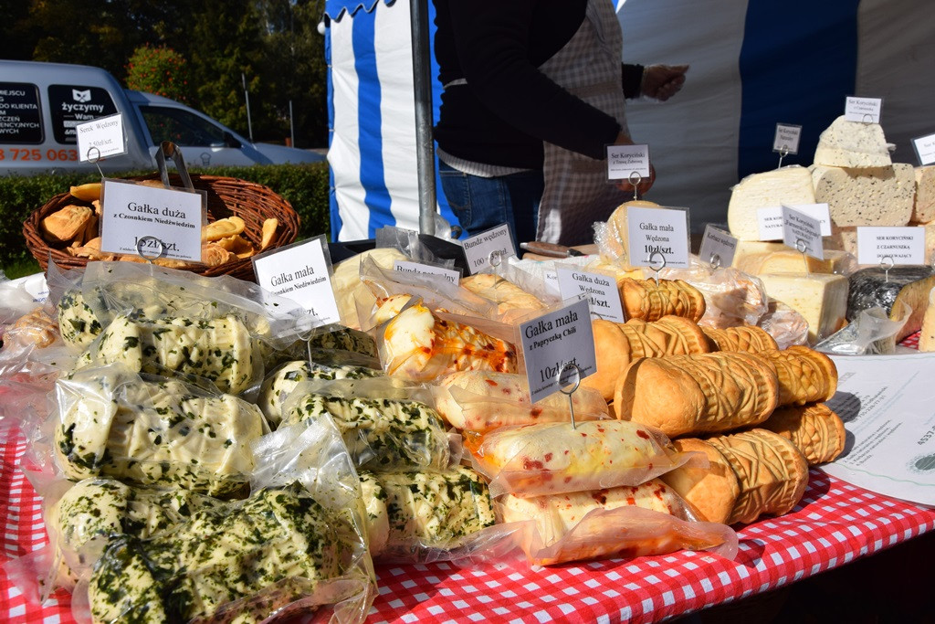 Kartuzy. Park Solidarności zamienił się w kolorowy targ z ekologicznymi produktami