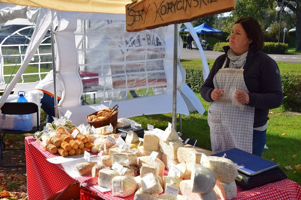 Kartuzy. Park Solidarności zamienił się w kolorowy targ z ekologicznymi produktami