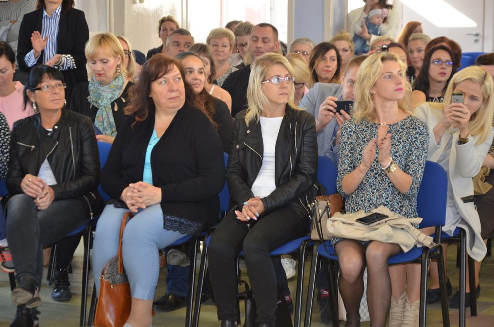 Kartuzy. Pierwszaki ślubowały i zostały oficjalnie przyjęte do społeczności szkolnej